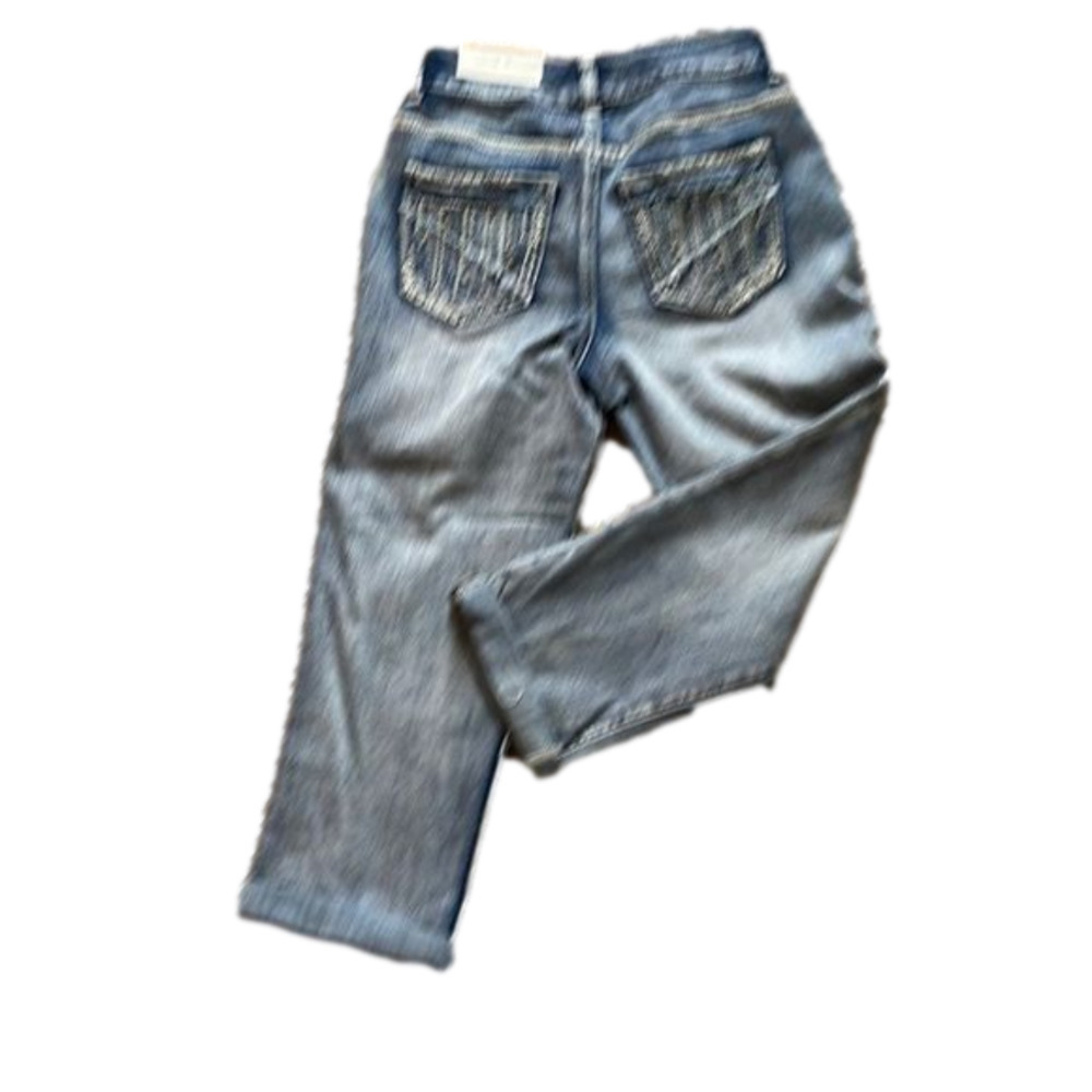 Nwt. Women’s denim Capri pants. Size 1/2 from Maurice’s.